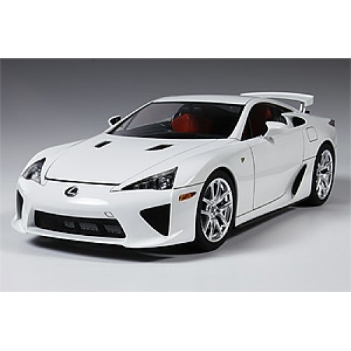 TAM24319 - 1/24 LEXUS LFA SUPERCAR (PLASTIC KIT)