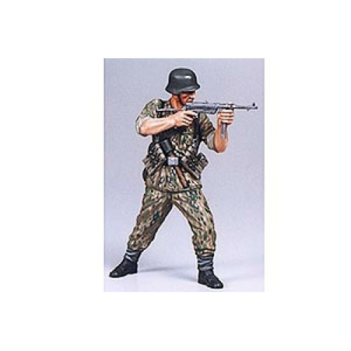 TAM36303 - 1/16 WWII GERMAN ELITE INFANTRY MAN