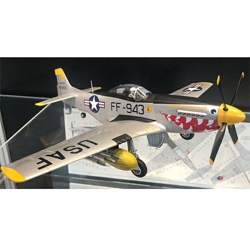 TAM60328 - 1/32 NORTH AMERICAN F-51D MUSTANG KOREAN WAR (PLASTIC KIT)