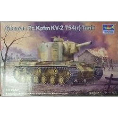 TM00367 - 1/35 GERMAN PZ.KPFM KV-2 754(R) TANK (PLASTIC KIT)