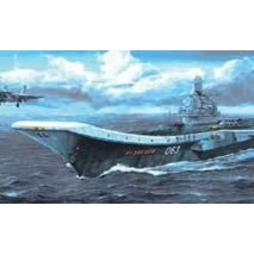 TM05713 - 1/700 USSR ADMIRAL KUZNETSOV AIRCRAFT CARRIER (PLASTIC KIT)